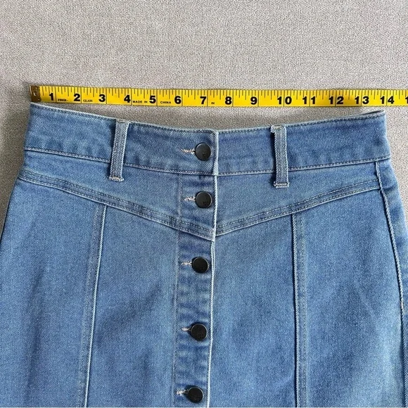 RSQ Denim Skirt. Size 7/28. - Picture 4 of 5